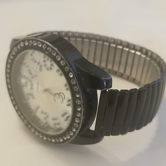 CHARMIMG CHARLIE Large Round Ladies Wristwatch - Picture 4 of 4